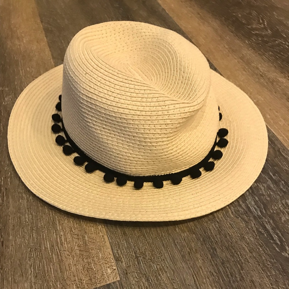 Sole society Pom Pom hat